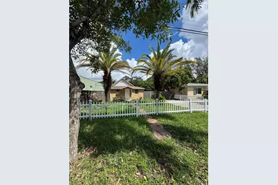 113 SE 4th Street, Hallandale Beach, FL 33009 - Photo 2