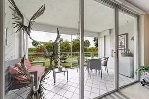 3960 Oaks Clubhouse Dr, Pompano Beach, FL 33069 - Photo 8