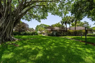 3960 Oaks Clubhouse Dr, Pompano Beach, FL 33069 - Photo 26