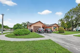 7527 SW 7th Pl, Pompano Beach, FL 33068 - Photo 1