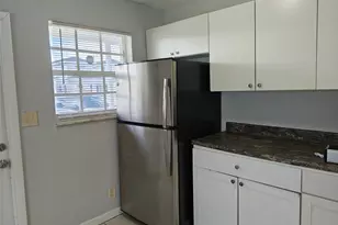 407 NW 13th Ave, Boynton Beach, FL 33435 - Photo 2