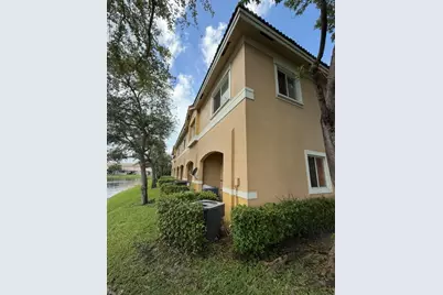 8800 Riverside Street, Tamarac, FL 33321 - Photo 2