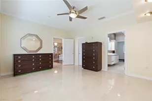 8235 NW 164th St, Hialeah, FL 33016 - Photo 14