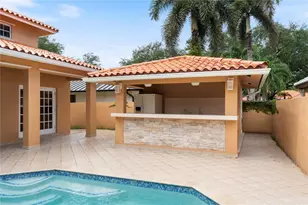 8235 NW 164th St, Hialeah, FL 33016 - Photo 40
