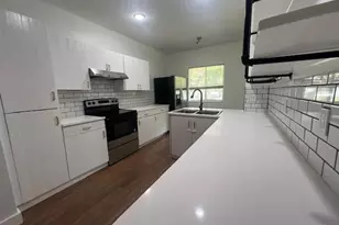16360 Malibu Dr, Weston, FL 33326 - Photo 4