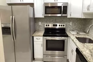 9235 SW 8th St, Boca Raton, FL 33428 - Photo 2