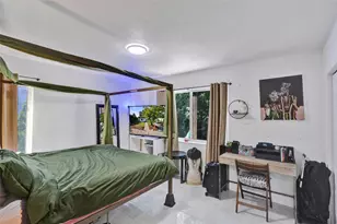 220 NE 165th St, Miami, FL 33162 - Photo 14