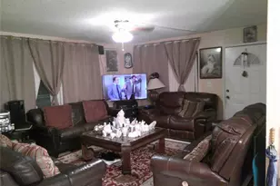 20311 NE 2nd Ave Unit, Miami, FL 33179 - Photo 2