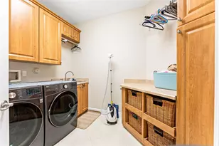 2527 Montclaire Cir, Weston, FL 33327 - Photo 20