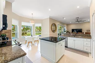 2527 Montclaire Cir, Weston, FL 33327 - Photo 10