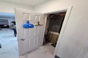 2909 Middle River Dr, Fort Lauderdale, FL 33306 - Photo 38