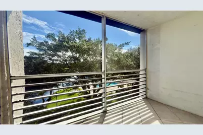 9340 Lagoon Place #403, Davie, FL 33324 - Photo 2