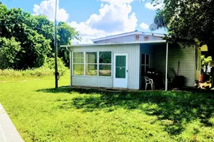 1048 Arvin Ln, Moore Haven, FL 33471 - Photo 4