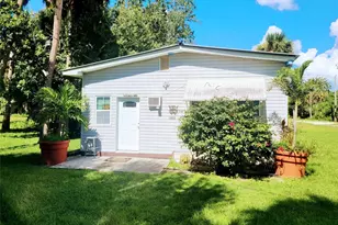 1048 Arvin Ln, Moore Haven, FL 33471 - Photo 1