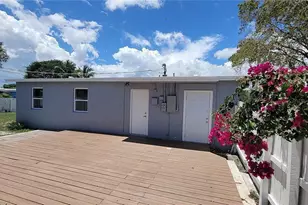 266 NE 42nd St, Deerfield Beach, FL 33064 - Photo 30
