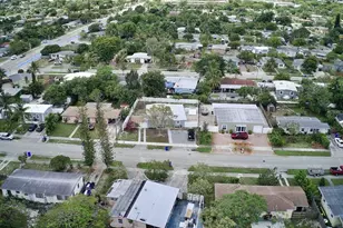 266 NE 42nd St, Deerfield Beach, FL 33064 - Photo 6