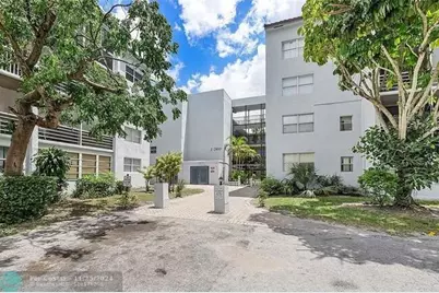 2800 Somerset Drive #201 J, Lauderdale Lakes, FL 33311 - Photo 1