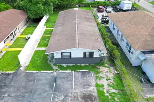 404 NE 4th St, Pompano Beach, FL 33060 - Photo 2