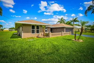 1857 SE Bowie St, Port Saint Lucie, FL 34952 - Photo 4