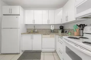 100 Lakeview Dr, Weston, FL 33326 - Photo 12