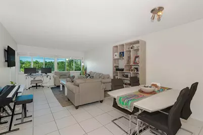 100 Lakeview Drive #206, Weston, FL 33326 - Photo 2