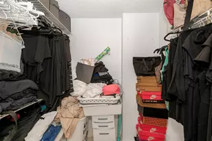 100 Lakeview Dr, Weston, FL 33326 - Photo 18