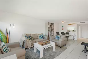 100 Lakeview Dr, Weston, FL 33326 - Photo 6