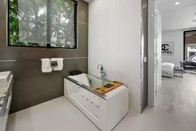 2437 Delmar Place, Fort Lauderdale, FL 33301 - Photo 22