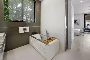 2437 Delmar Pl, Fort Lauderdale, FL 33301 - Photo 22