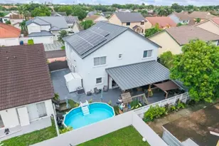 18811 NW 80th Ave, Hialeah, FL 33015 - Photo 14