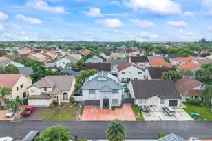 18811 NW 80th Ave, Hialeah, FL 33015 - Photo 6