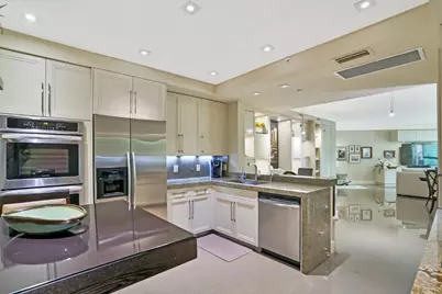 550 SE Mizner Boulevard #B209, Boca Raton, FL 33432 - Photo 8