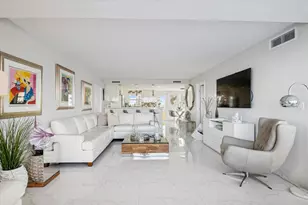 215 N Birch Unit, Fort Lauderdale, FL 33304 - Photo 8