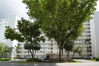 2555 NE 11th Street #302, Fort Lauderdale, FL 33304 - Photo 1