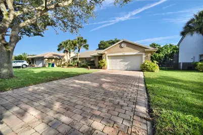 9226 NW 44th Court, Coral Springs, FL 33065 - Photo 2