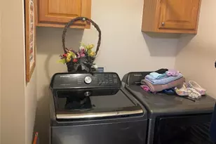 8580 SW 17th St, Davie, FL 33324 - Photo 14