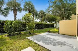 1055 Imperial Lake Rd, West Palm Beach, FL 33413 - Photo 30