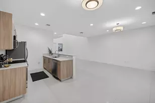 737 SE 1st Ct, Pompano Beach, FL 33060 - Photo 10