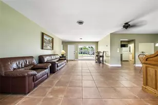 1711 NE 40th Ct, Oakland Park, FL 33334 - Photo 6