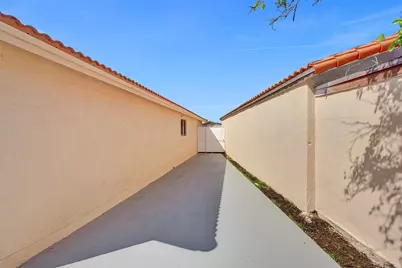 2614 W 65th Street, Hialeah, FL 33016 - Photo 32