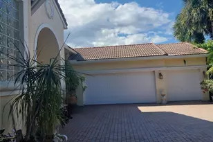7042 SE Bay Hill Dr, Stuart, FL 34997 - Photo 2