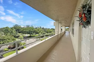 535 Oaks Dr, Pompano Beach, FL 33069 - Photo 16