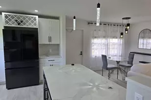 319 Preston H, Boca Raton, FL 33434 - Photo 4