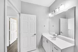 1251 NE 32nd St, Oakland Park, FL 33334 - Photo 36