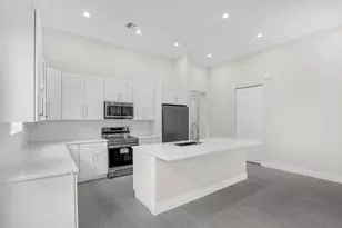 8504 NW 37th Ct, Hollywood, FL 33024 - Photo 10