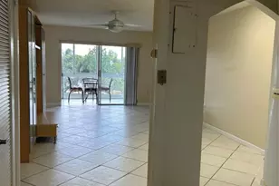 8515 Sunrise Lakes Blvd, Sunrise, FL 33322 - Photo 4