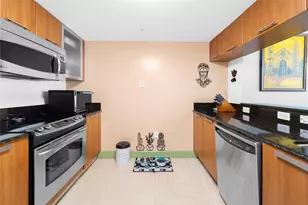 1800 N Bayshore Dr Unit, Miami, FL 33132 - Photo 8