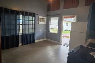 310 NE 2nd St, Pompano Beach, FL 33060 - Photo 2