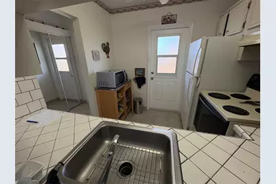 3506 NW 49th Avenue #604, Lauderdale Lakes, FL 33319 - Photo 6