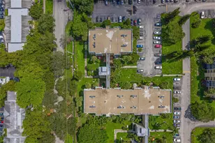 942 NE 199th St, Miami, FL 33179 - Photo 34